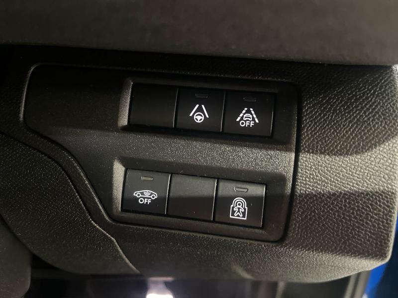 2023 72 PEUGEOT 3008