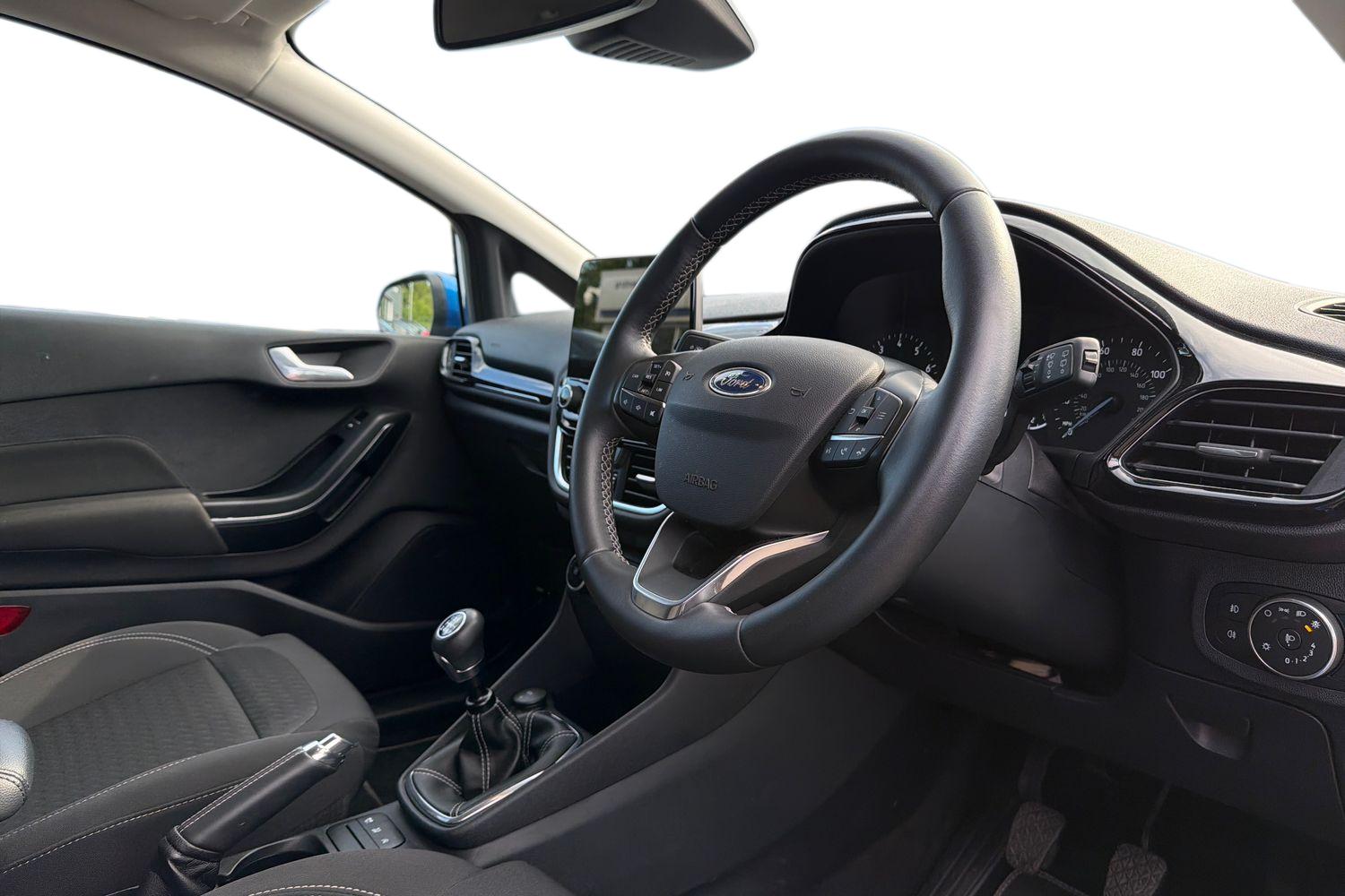 Ford FIESTA Photo 8