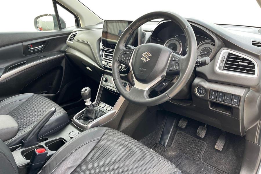 Suzuki S-Cross Photo autoimg-dffe98a60fe204ad7ca561dac65a8ac7e80f37db.jpg