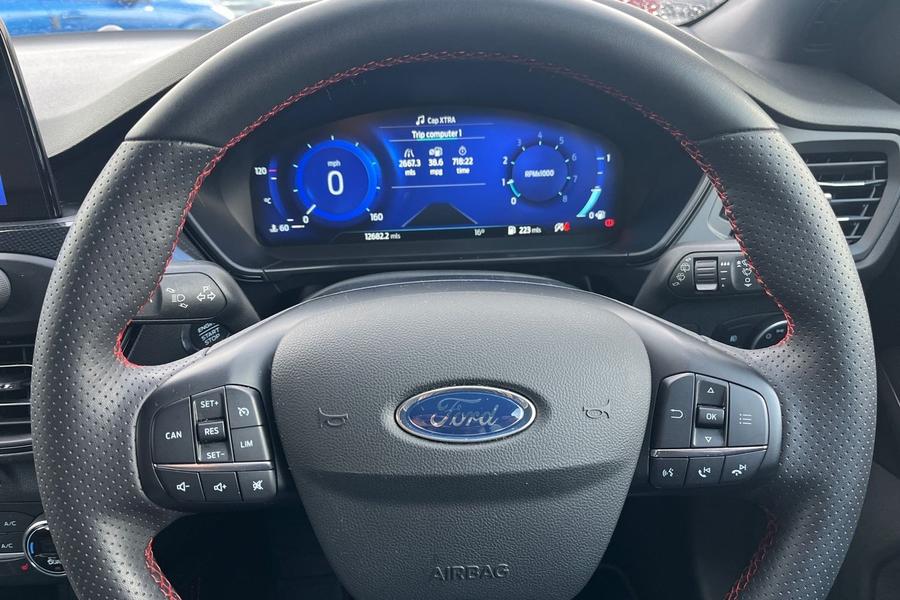 Ford Focus Photo autoimg-e0001cd32f1aa193c67ed86f025e2586ddc91529.jpg