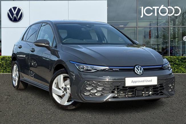 Volkswagen Golf Photo 1