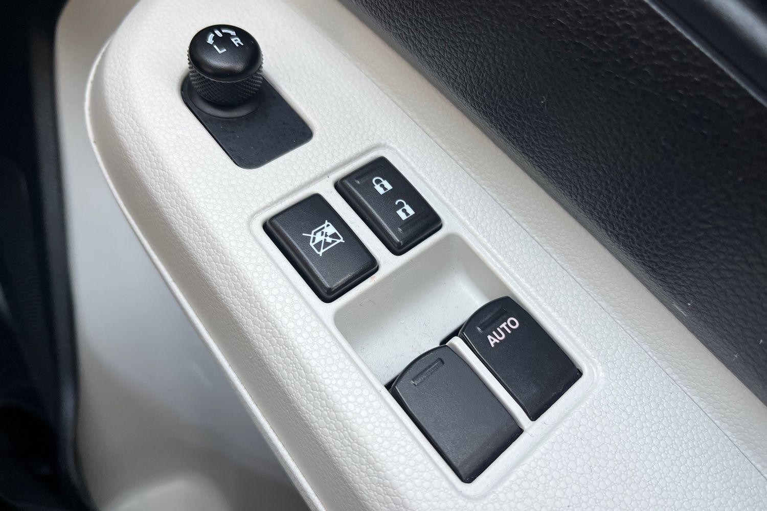 Suzuki IGNIS Photo 15