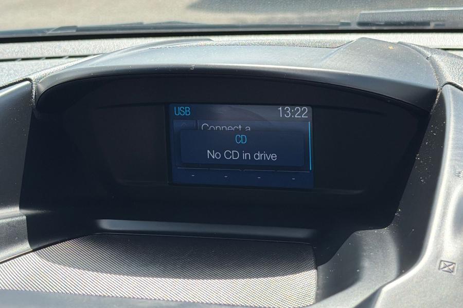 Ford KUGA Photo autoimg-e0058d5062508cdf0fea76bc8f35c1d6d1386d18.jpg