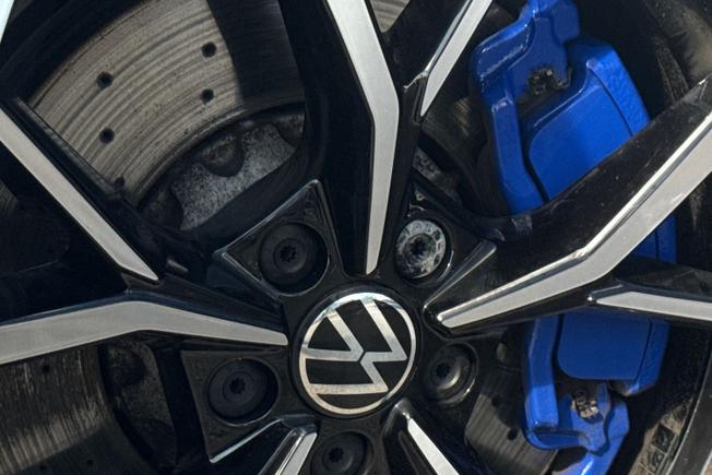 VOLKSWAGEN Golf Photo 48