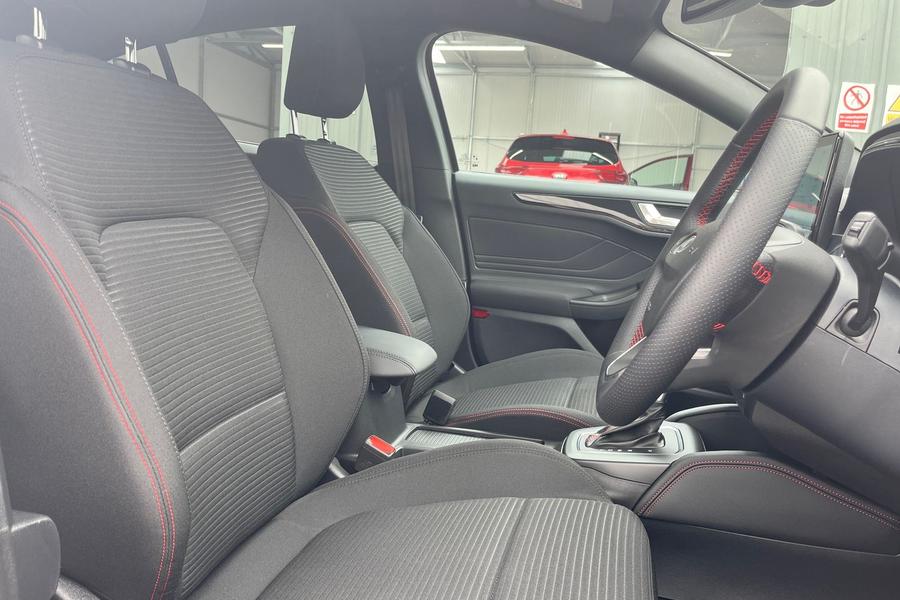 Ford FOCUS Photo autoimg-e0090c97fa1b9a4104c046c2f9d191e0cde45224.jpg