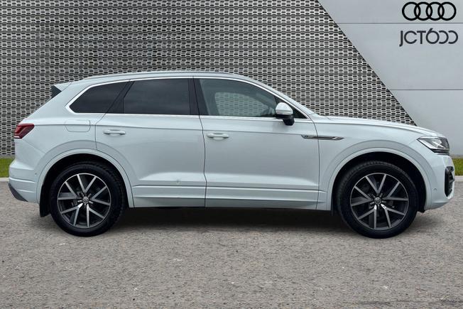 VOLKSWAGEN Touareg Photo 4