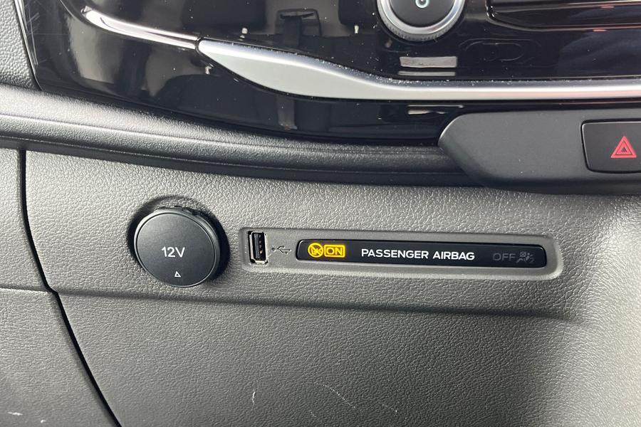 Ford TRANSIT Photo autoimg-e010e5409f13d9d7dc5375c8469130b3e266a1b7.jpg