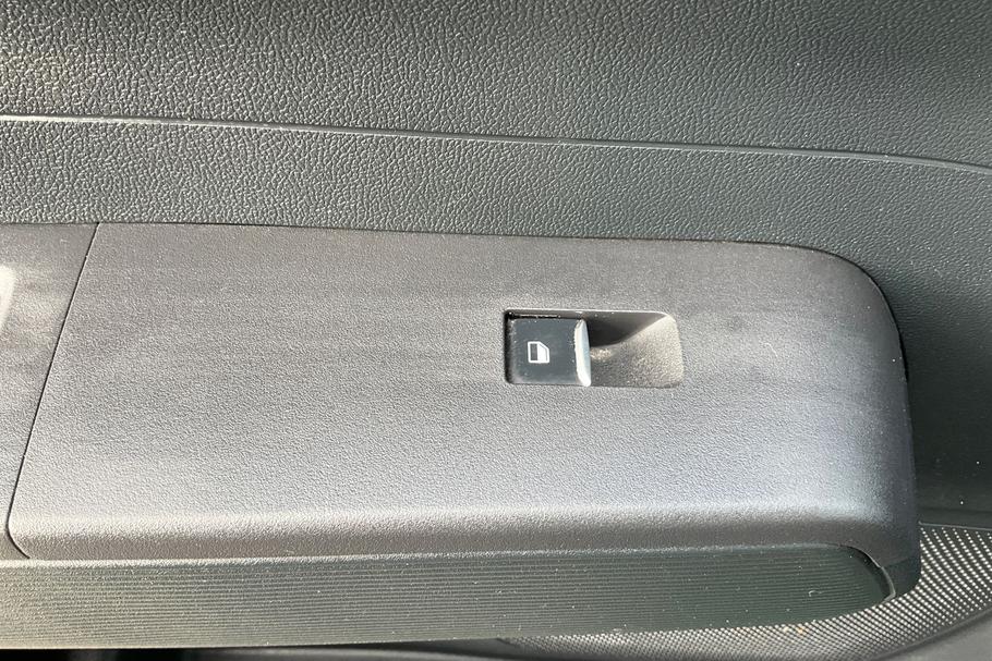 Used FORD TRANSIT COURIER YL24BVV 17