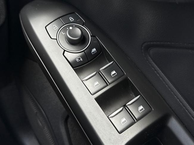 FORD Focus Photo 35