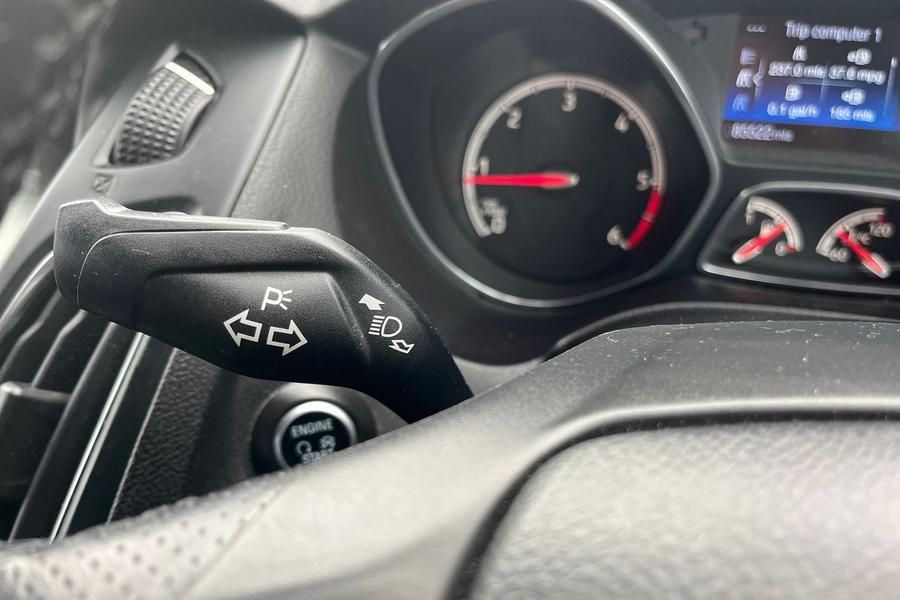 Ford FOCUS Photo autoimg-e022f1af29878963c349e3e2b50d4e737bea703b.jpg