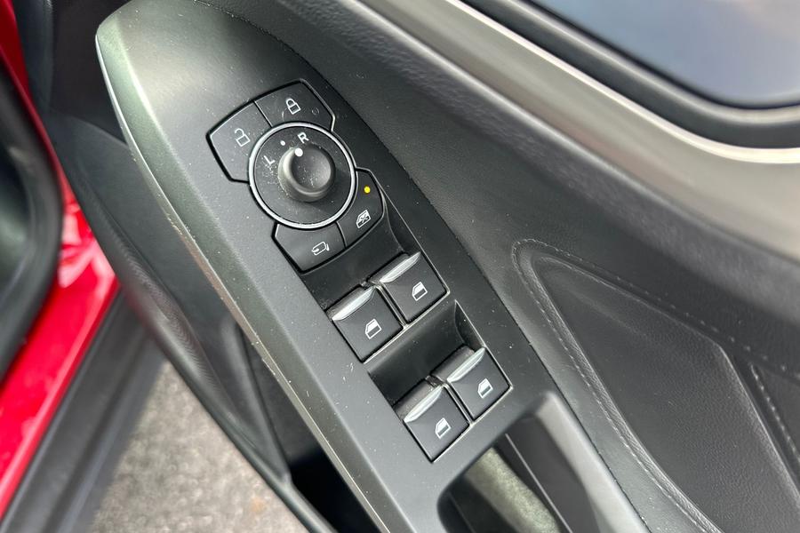 Ford FOCUS Photo autoimg-e025c645ee2cefa56403da2894d62cb70c18bf2b.jpg