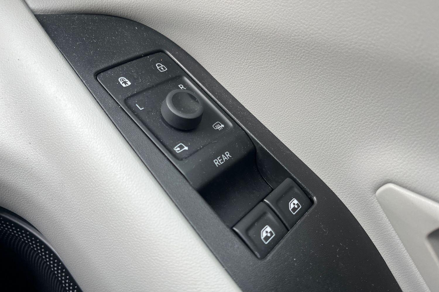 Ford Explorer Photo 15