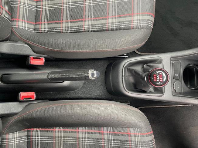 VOLKSWAGEN up! Photo 33