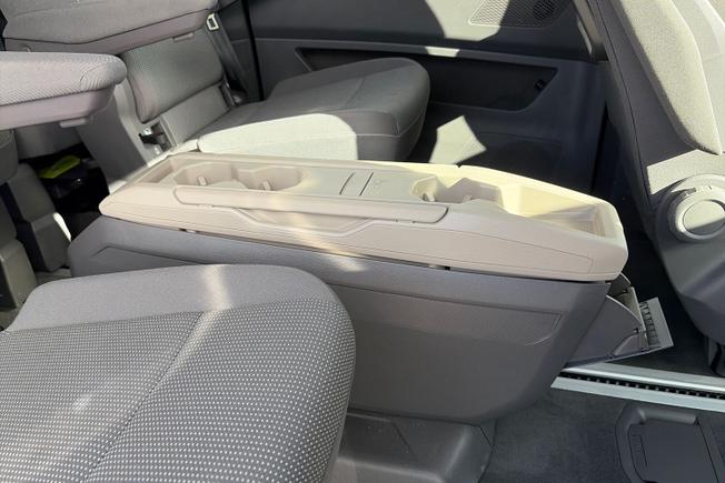 VOLKSWAGEN Multivan Photo 46