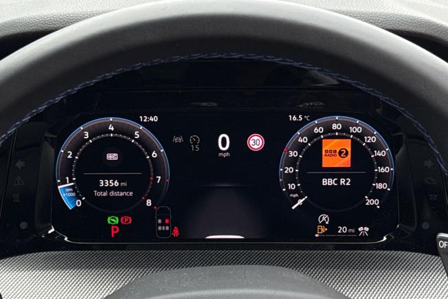 VOLKSWAGEN Golf Photo 15