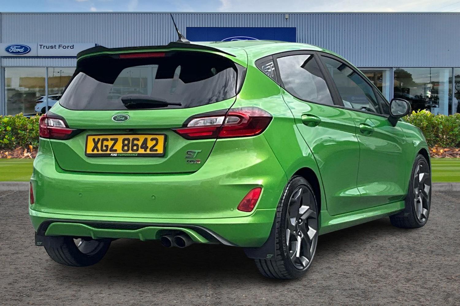 Ford Fiesta Photo 3