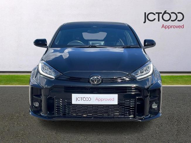 TOYOTA Yaris Photo 8