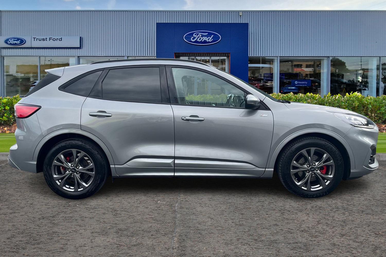 Ford KUGA Photo 2