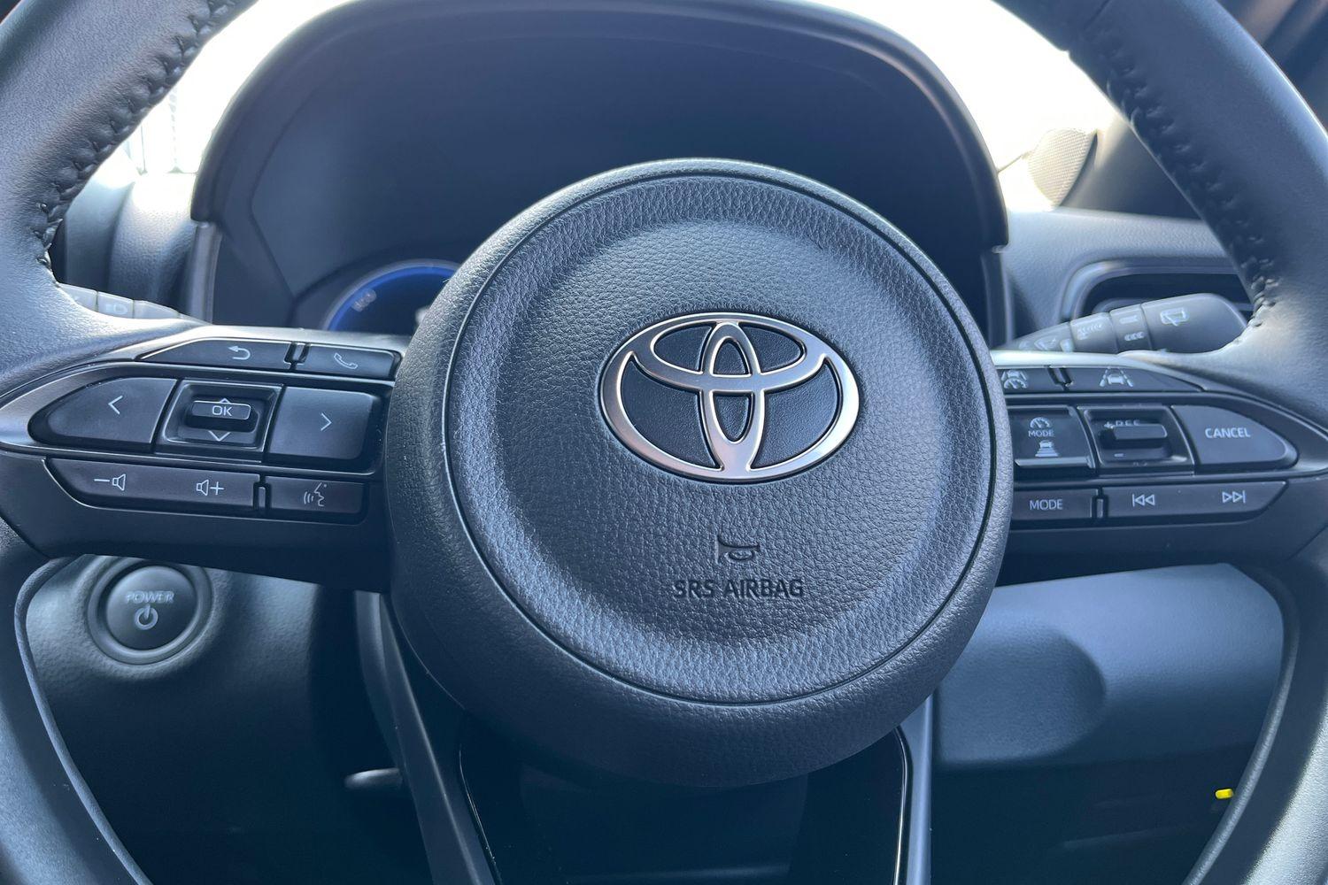 Toyota YARIS Photo 35