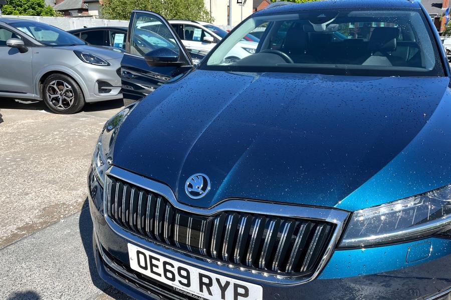 Skoda SUPERB Photo autoimg-e04255080d0eb61d30783f489d2a9b37b23a56d6.jpg