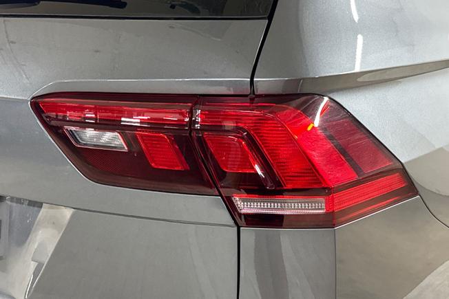 VOLKSWAGEN Tiguan Allspace Photo 18
