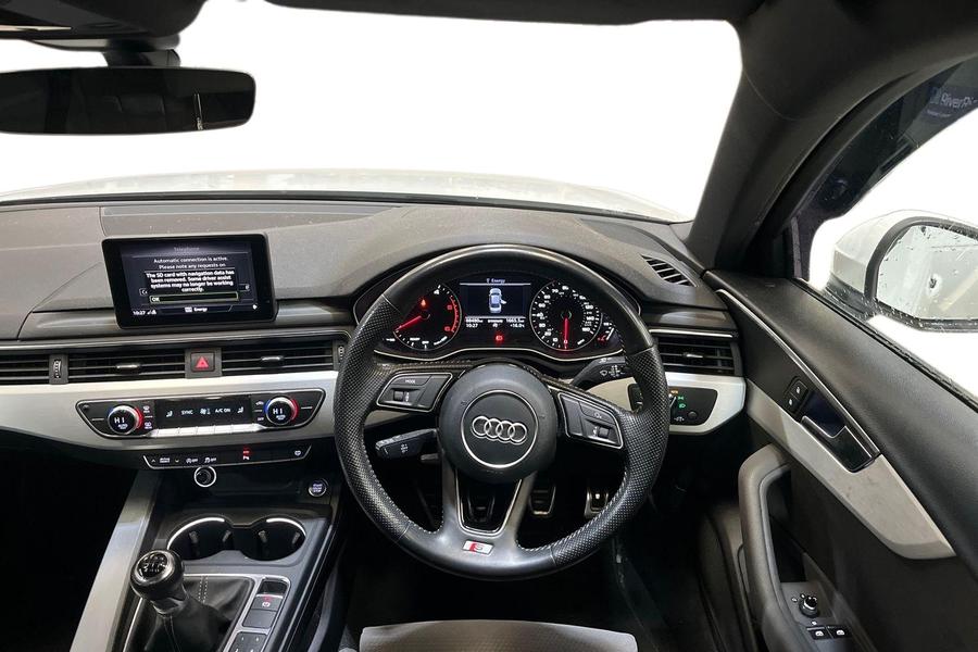 Audi A4 Photo autoimg-e04b3f6918459550b304e51776aa7bbf6ed2dc58.jpg