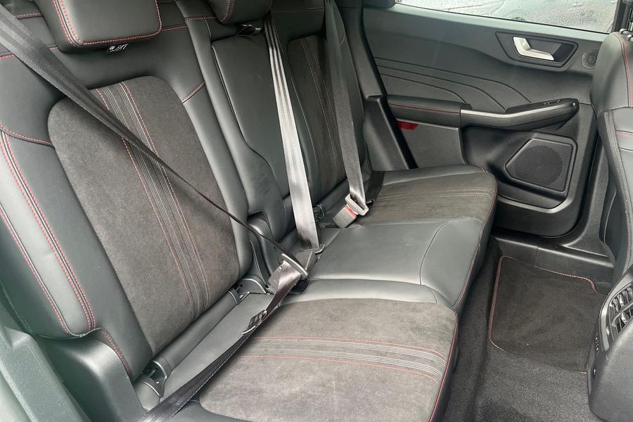 Ford KUGA Photo autoimg-e04bd8510b010f65153410f36cf25d5526f63f9b.jpg