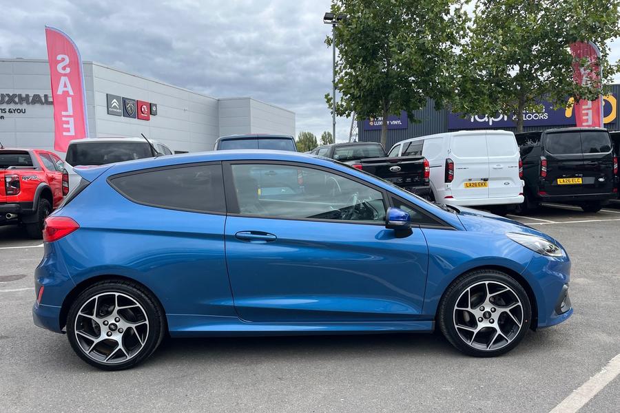 Ford FIESTA Photo autoimg-e0542a7f9c5d8fafb060d54b60c7e7b3b831efe6.jpg