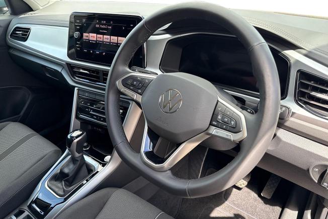 VOLKSWAGEN T-Roc Photo 6
