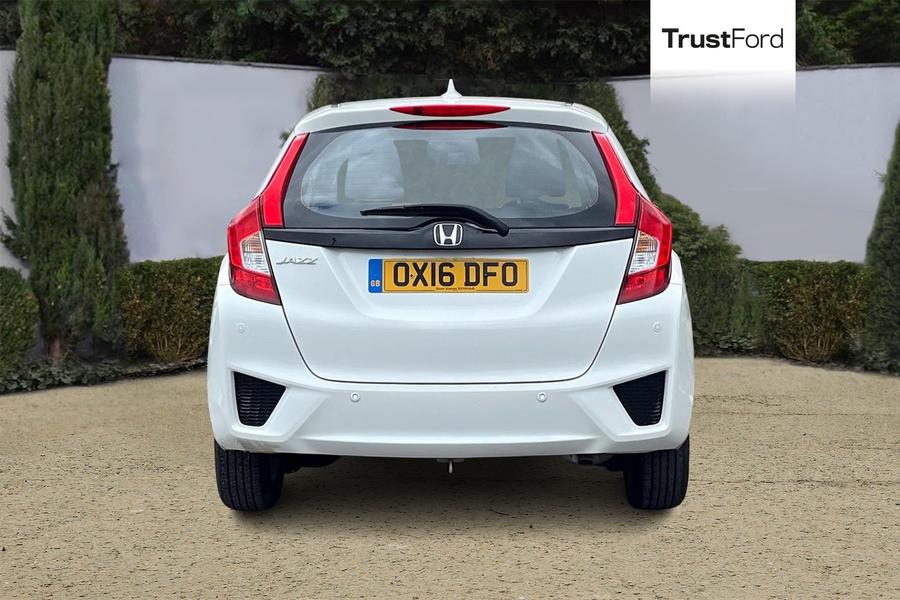 Honda Jazz Photo autoimg-e05930d4220c3a9acb35de0070a76cedeedd3bd7.jpg