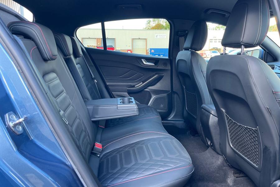 Ford Focus Photo autoimg-e059c735cf77392660a3596cb8bb5f966b45b506.jpg