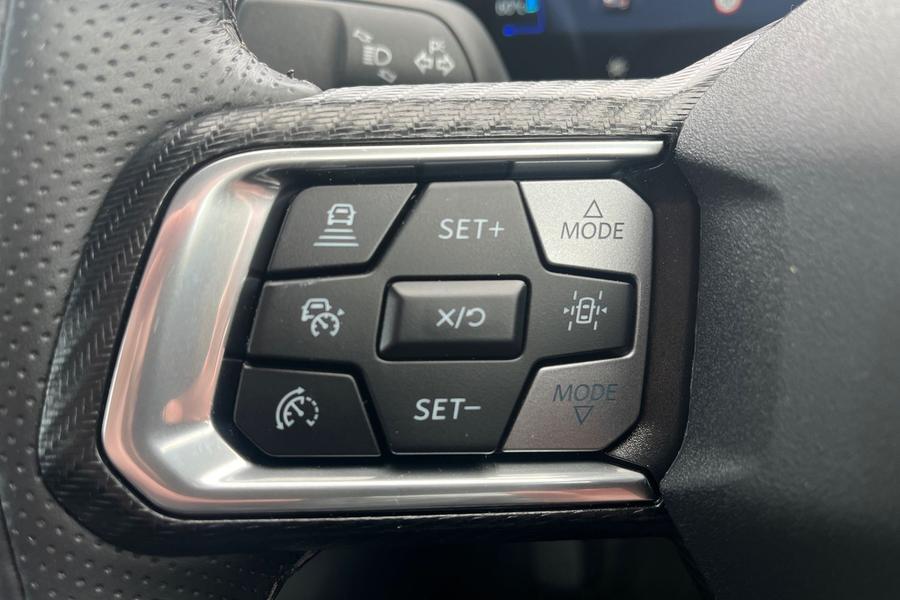 Ford MUSTANG Photo autoimg-e05ac8fa3001f63e0b5d8b16d00736f7f8aac4da.jpg