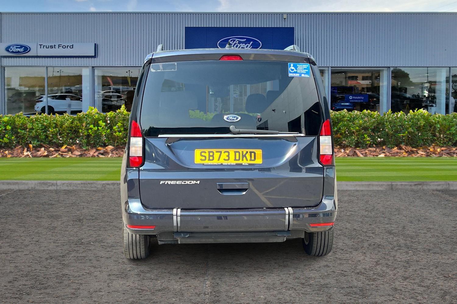 Ford TOURNEO CONNECT Photo 6