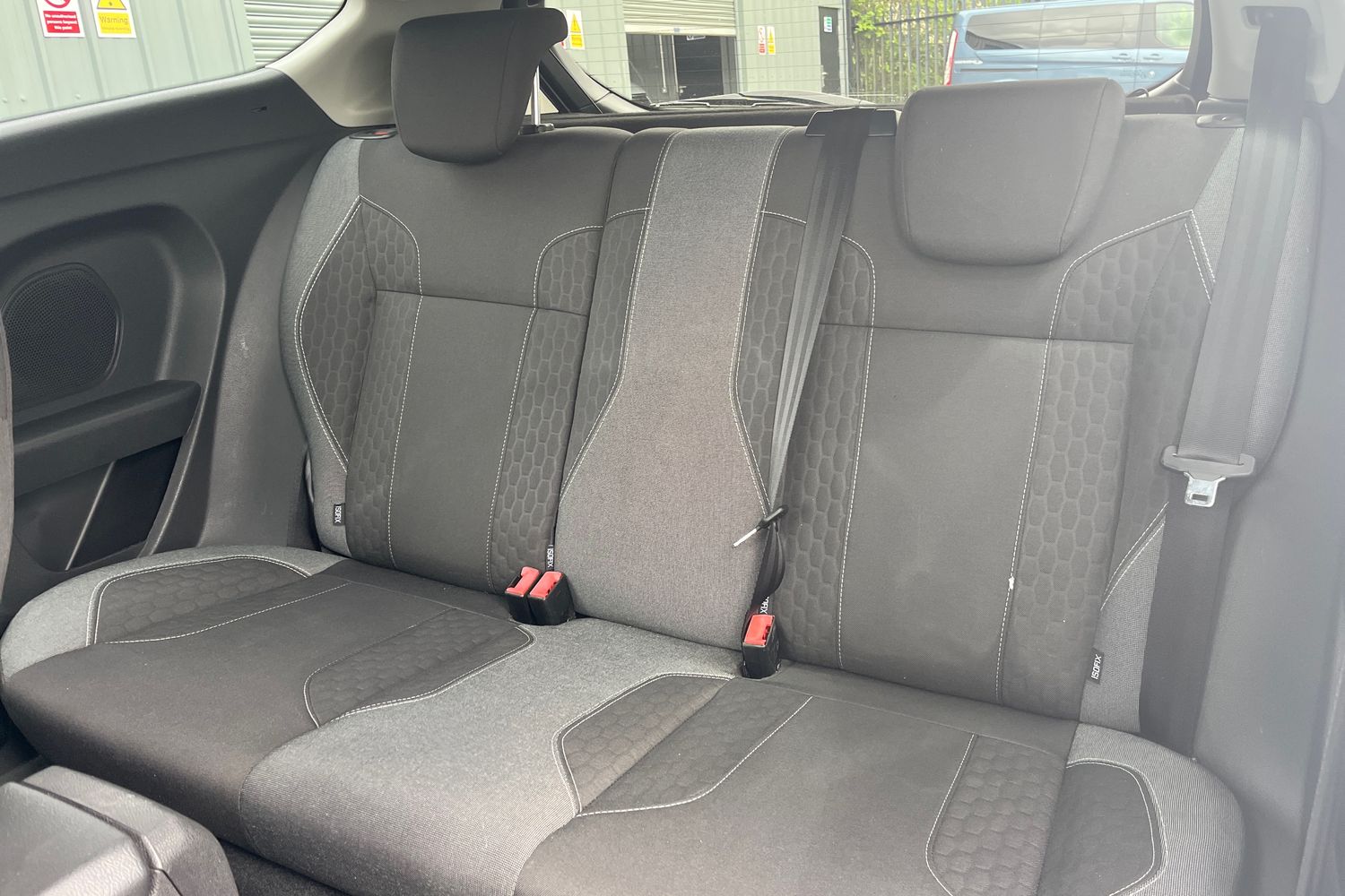 Ford FIESTA Photo 19
