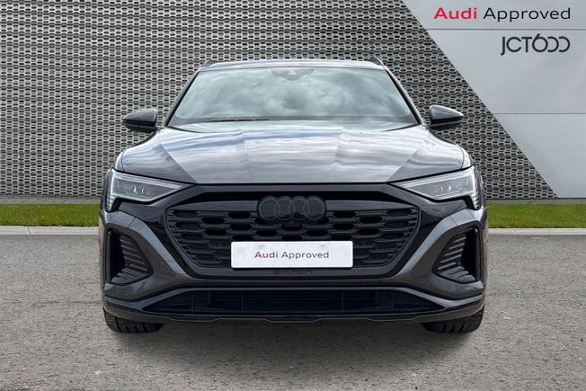 AUDI Q8 E-Tron Photo 8