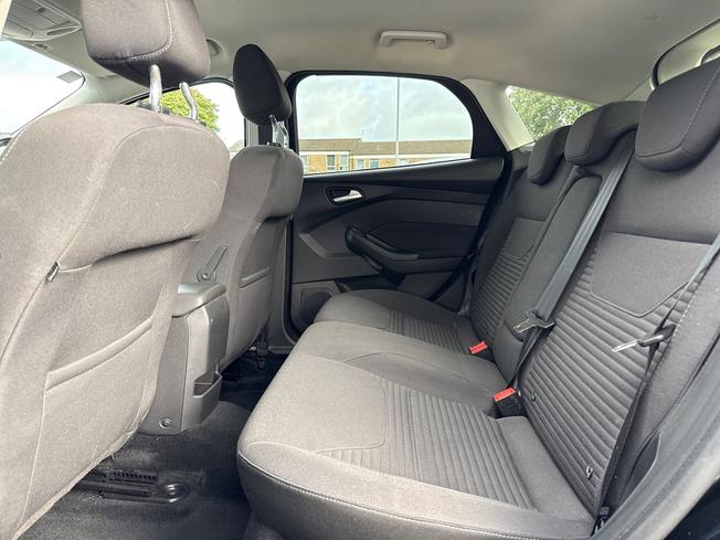 FORD Focus Photo 40