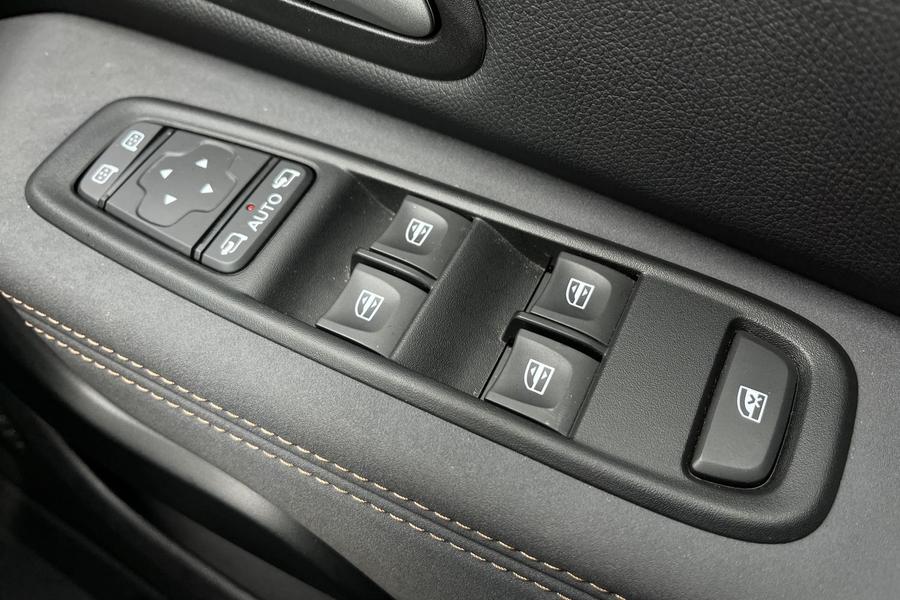 Dacia Duster Photo autoimg-e066ebb715682b1fe80c474f332bb00281654e1a.jpg