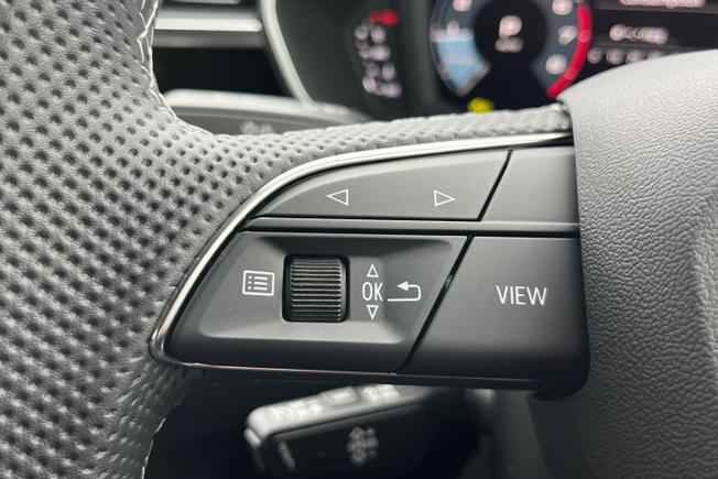 AUDI Q3 Photo 16