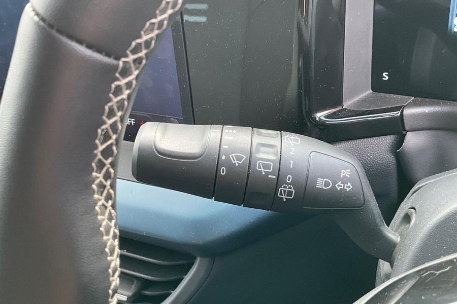 Ford E-Tourneo Courier Photo autoimg-e06b1c80157d2827b43f36b2524bc94792047ebd.jpg