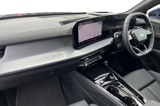 AUDI Q3 Photo 2