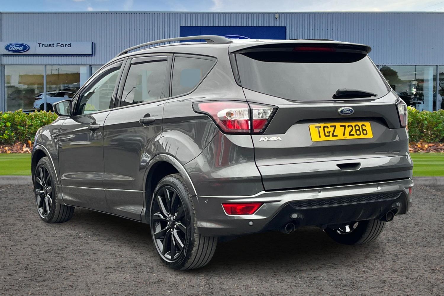 Ford KUGA Photo 1