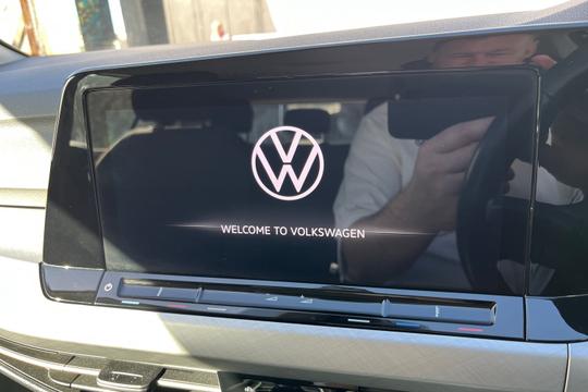 Volkswagen Golf Photo autoimg-e06ef5051bb0178e5a9173496e0e63e599e3d6b0.jpg
