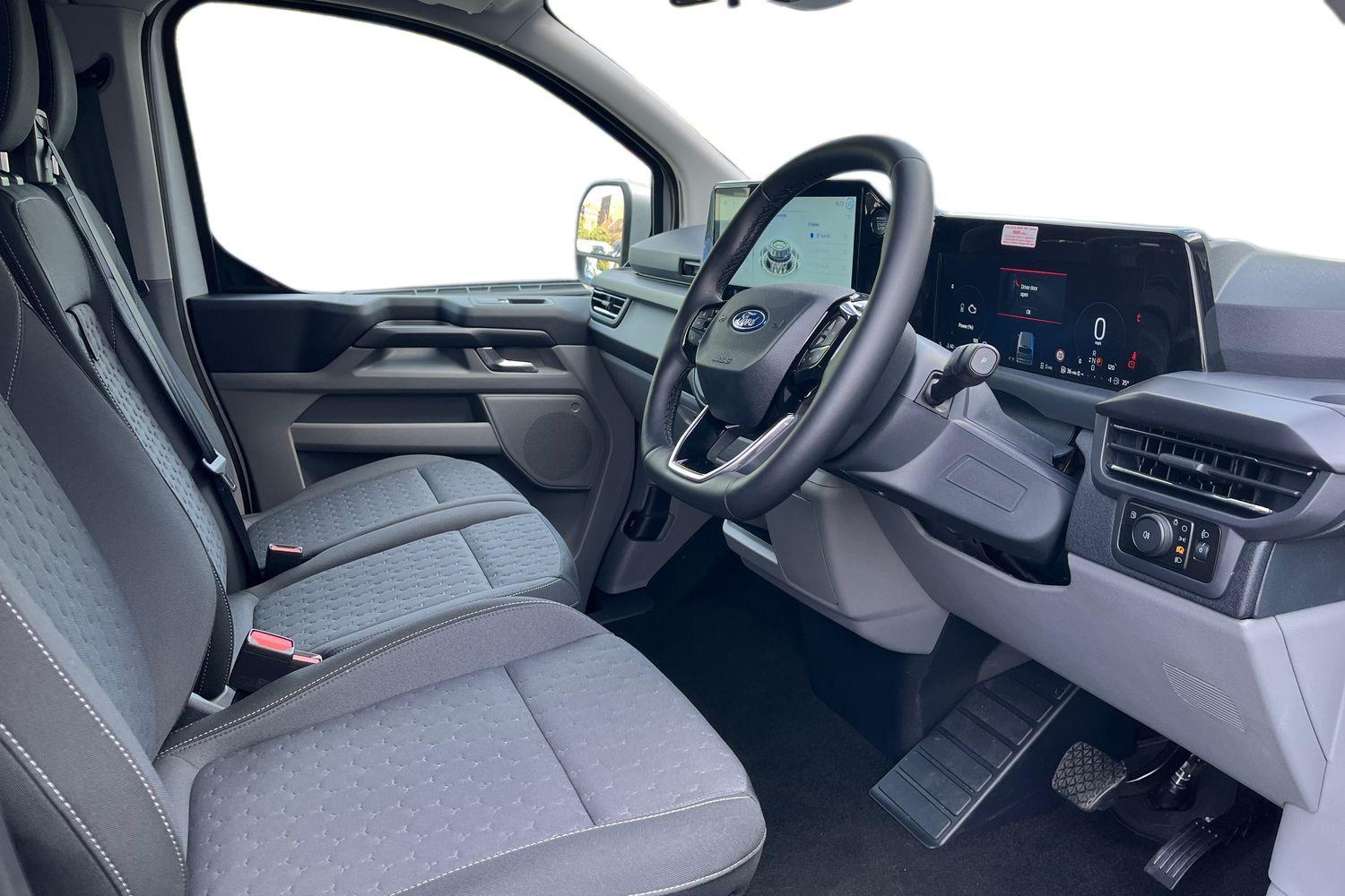 Ford TOURNEO CUSTOM Photo 13