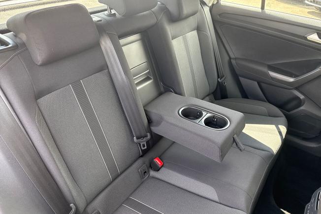VOLKSWAGEN T-Roc Photo 33