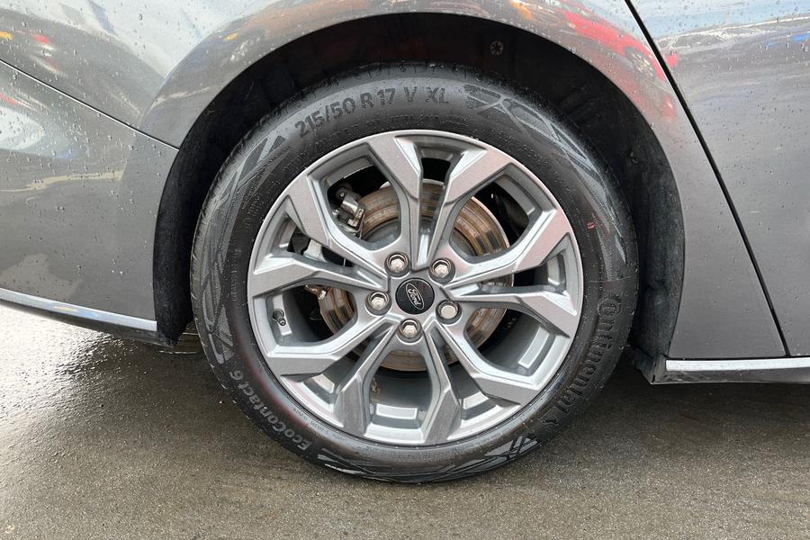 Ford FOCUS Photo autoimg-e0735f970f03e7db2053e0b4da4f6f8b0958ab59.jpg
