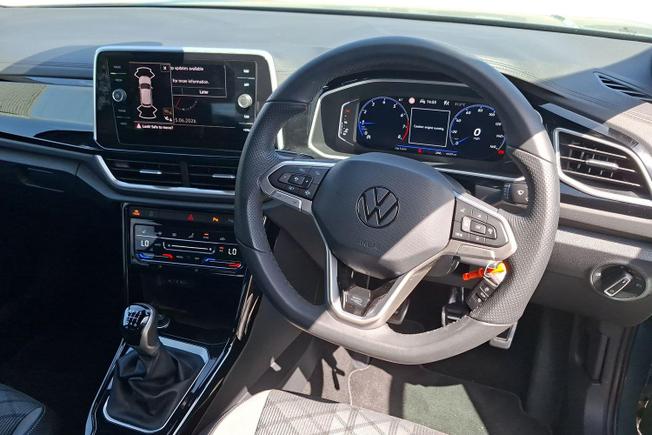 VOLKSWAGEN T-Roc Photo 11