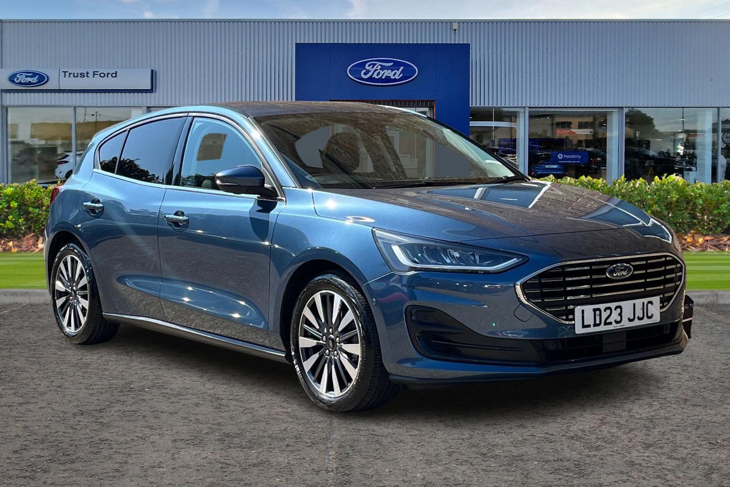 Ford FOCUS Photo 0