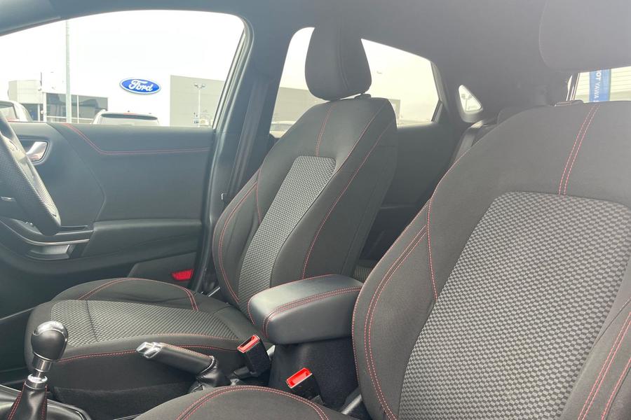 Ford PUMA Photo autoimg-e07c95417ca20f36c153d0dbe70f46440ea00fe9.jpg