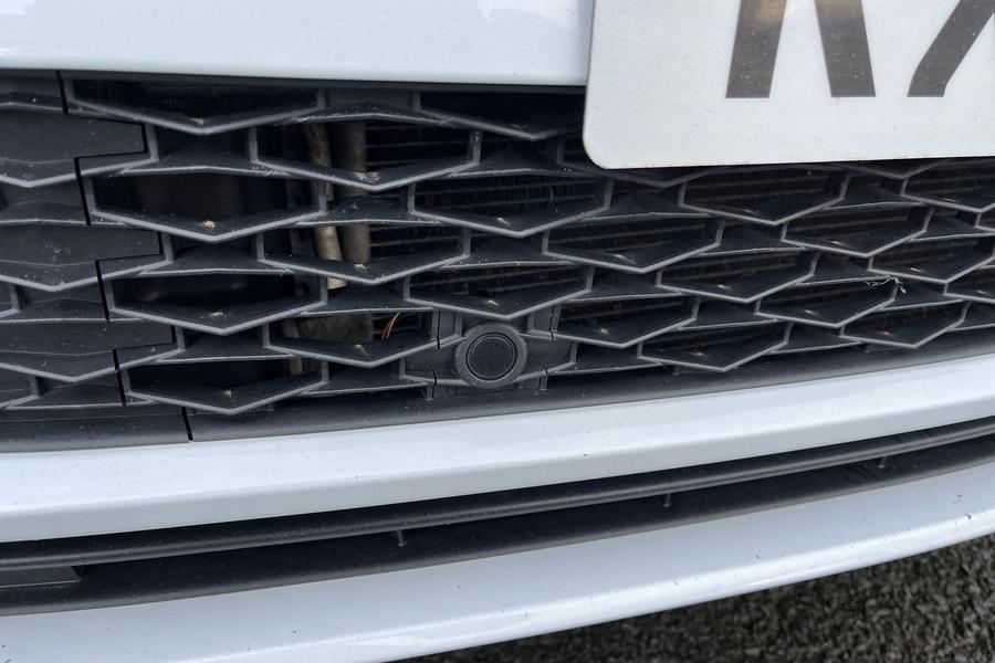Skoda KAROQ Photo autoimg-e07ccda68d8eec9ec4aae52fd62cb167fce15435.jpg