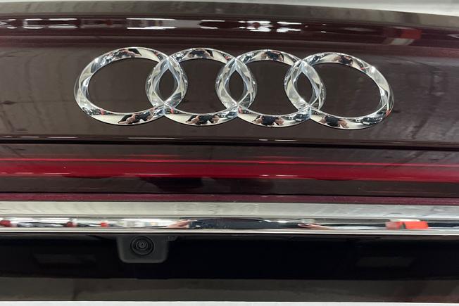 Audi A8 Photo 35